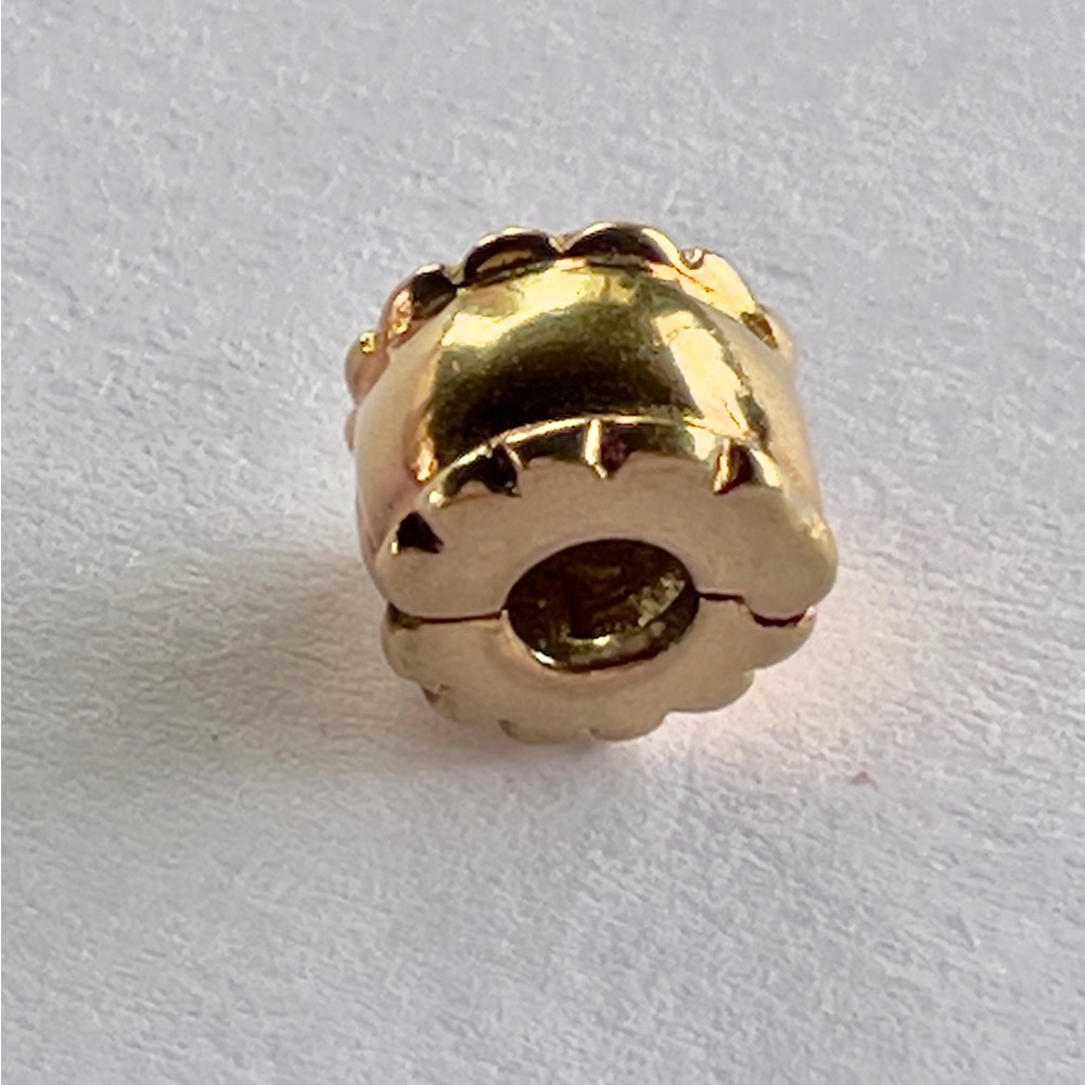 Pandora Solid 14k Gold Charm Cip